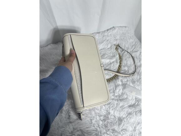 Coach Ivory Leather Crossbody Bag with Gold Chain Strap - Picture 5 of 9